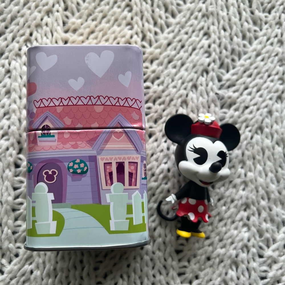 Disney Treasures Funko Exclusive Minnie Mouse Figurine with Collectible Tin